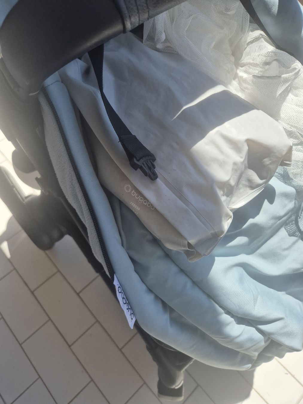 Bugaboo Carrozzine: Poussette Bugaboo bleu ciel + chancelière et housse. – Usato da Birmensdorf ZH venduto da Fredcuttone 2