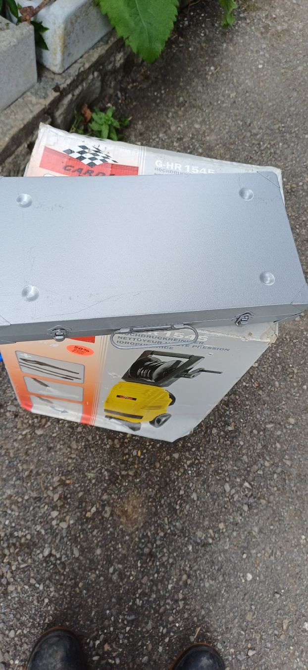 Valises de voyage: Blech Koffer – Défectueux à Wängi par Koebi62 1