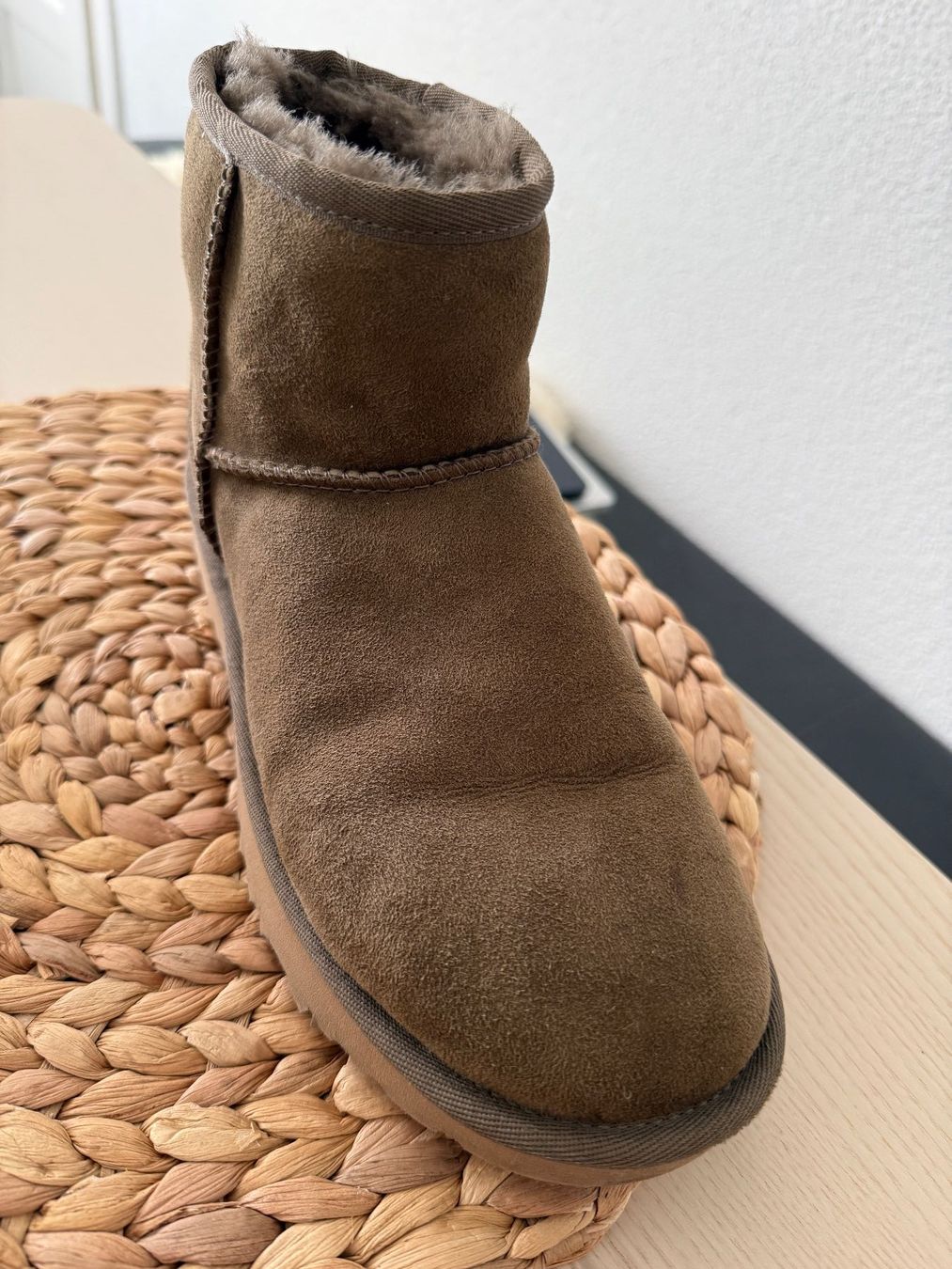 Scarpe da donna: UGG Boots braun Grösse 38 NEU – Nuovo (secondo la descrizione) da Zürich venduto da chr_5yqg