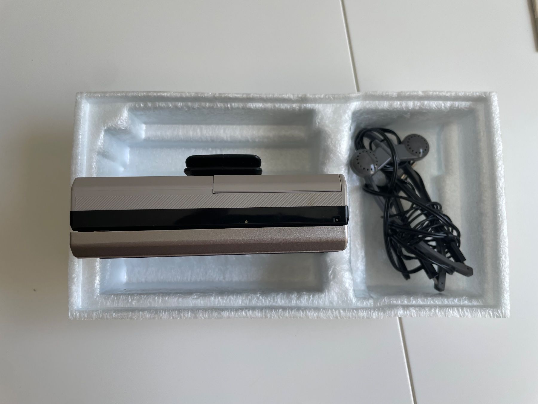 Sony Lettore multimediale portatile: Sony Walkman Cassette Player OVP – Usato da Dällikon venduto da buyandbehappy 4