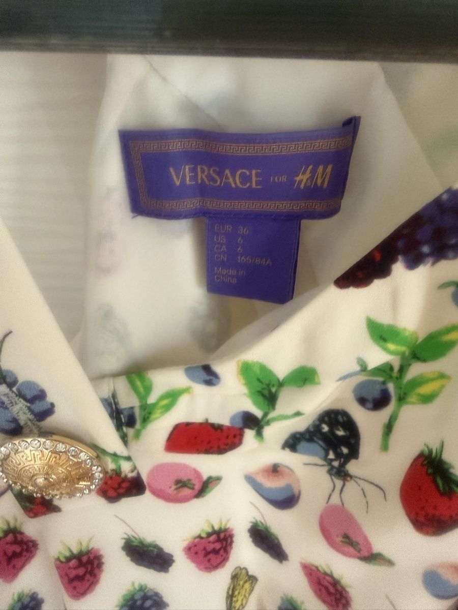Versace Vestiti: Versace H&M archive dress – Nuovo (secondo la descrizione) da Langnau am Albis venduto da anjalimkchotani 2