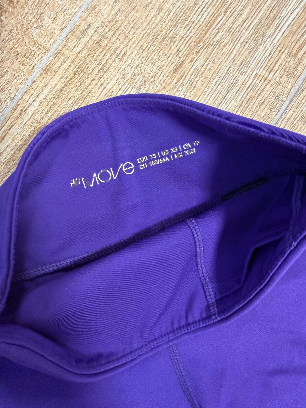 H&M Lotti di vestiti: Set Sport BH und Shorts H&M Move – Nuovo (secondo la descrizione) da St. Gallen venduto da kka_l9wg 2