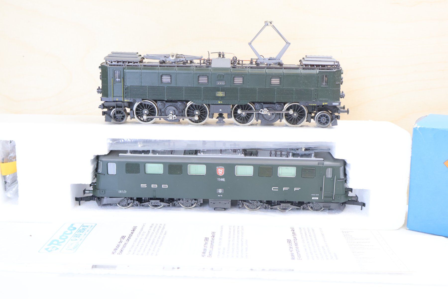 Roco Modelleisenbahnen: ROCO SBB Ae 6/6 + Be 4/6 E-Lok - H0 DC Doppelpack – Gebraucht aus Winterthur von Monstera 1