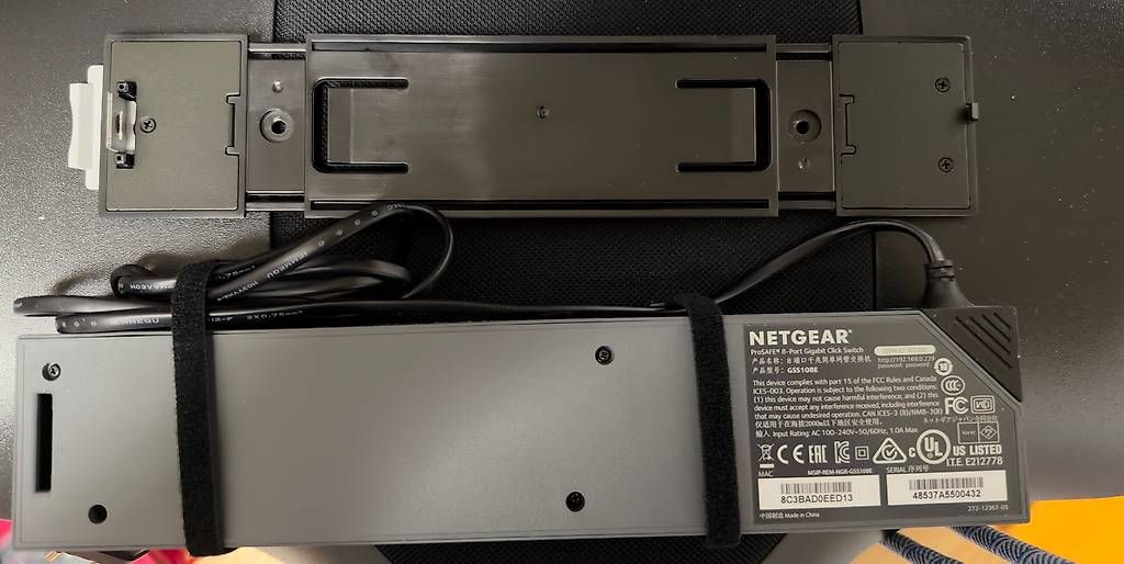 Netgear Hubs & Switches: Netgear SFS108E 8port gigabit click switch – Gebraucht aus Bern von leilani_hika 1