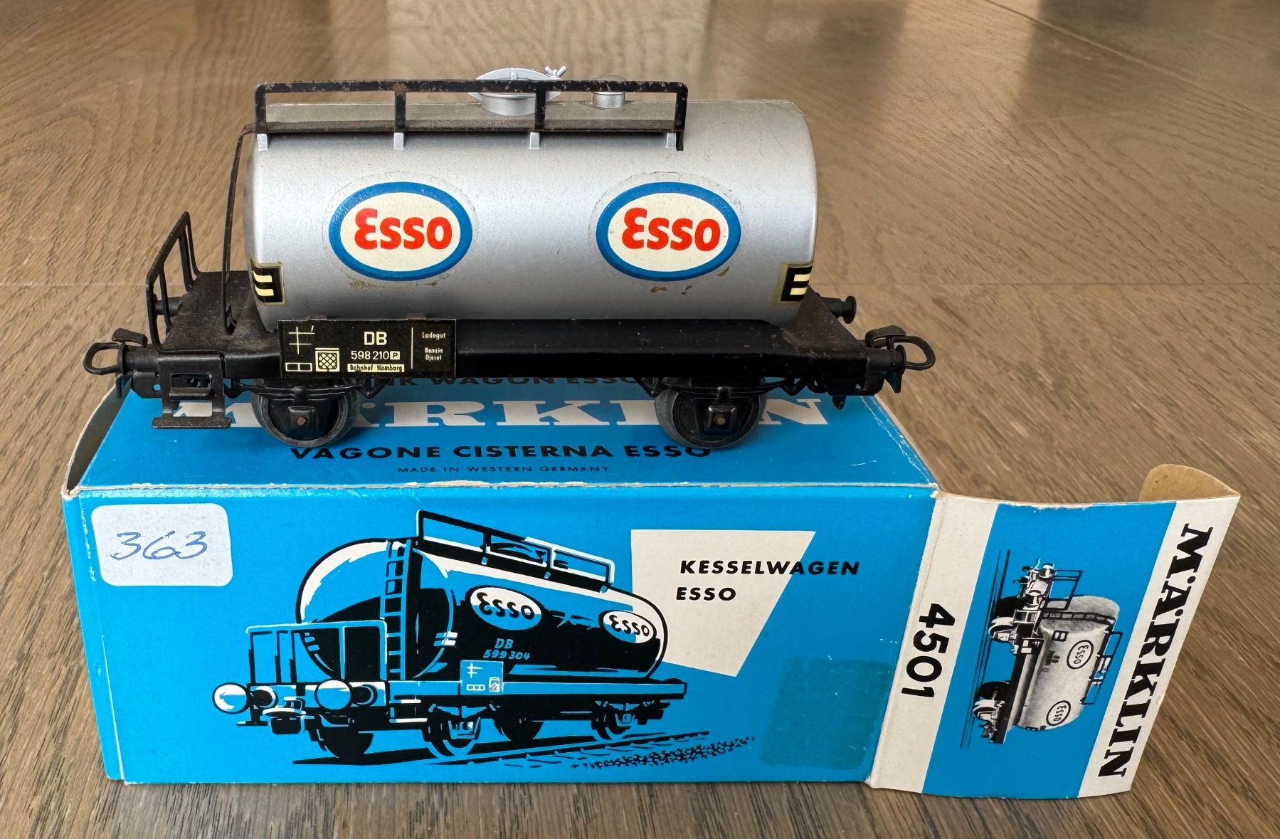 Märklin Modellini di ferrovie: silberner Kesselwagen ESSO; OVP – Usato da St. Moritz venduto da Manu7500