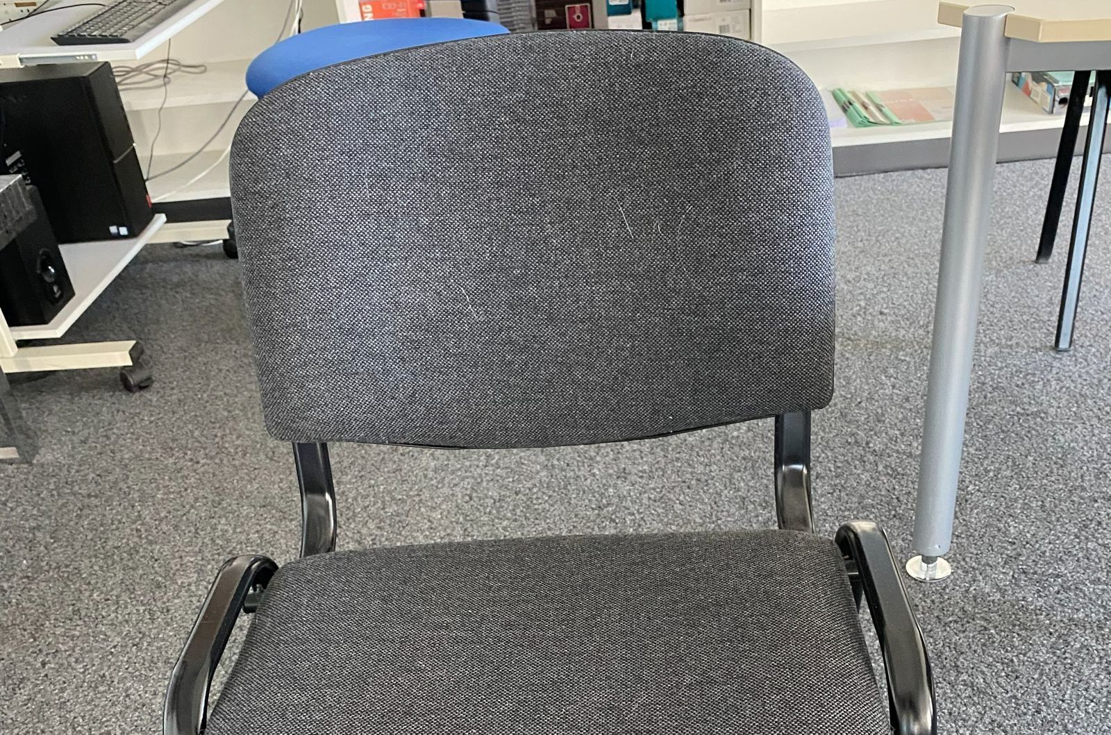Sedie: 4 Sitzungs-Stühle – Usato da Worb venduto da Tom123bern 1