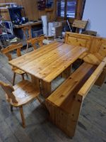 Eckbankgruppe massiv mit Tisch und Stühlen