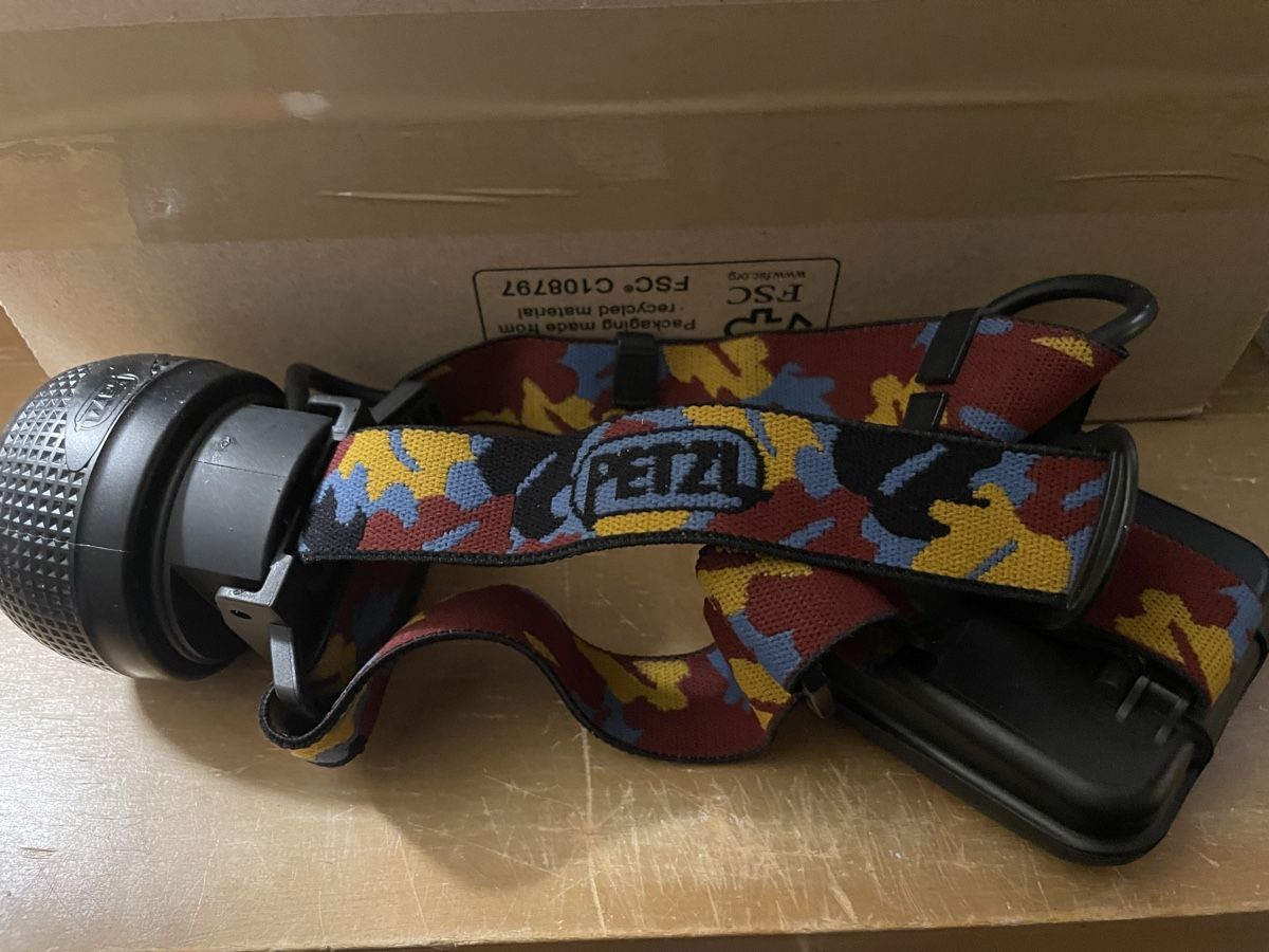 Petzl Lampade: Stirnlampe Vintage Petzl – Usato da Ostermundigen venduto da Master05 1