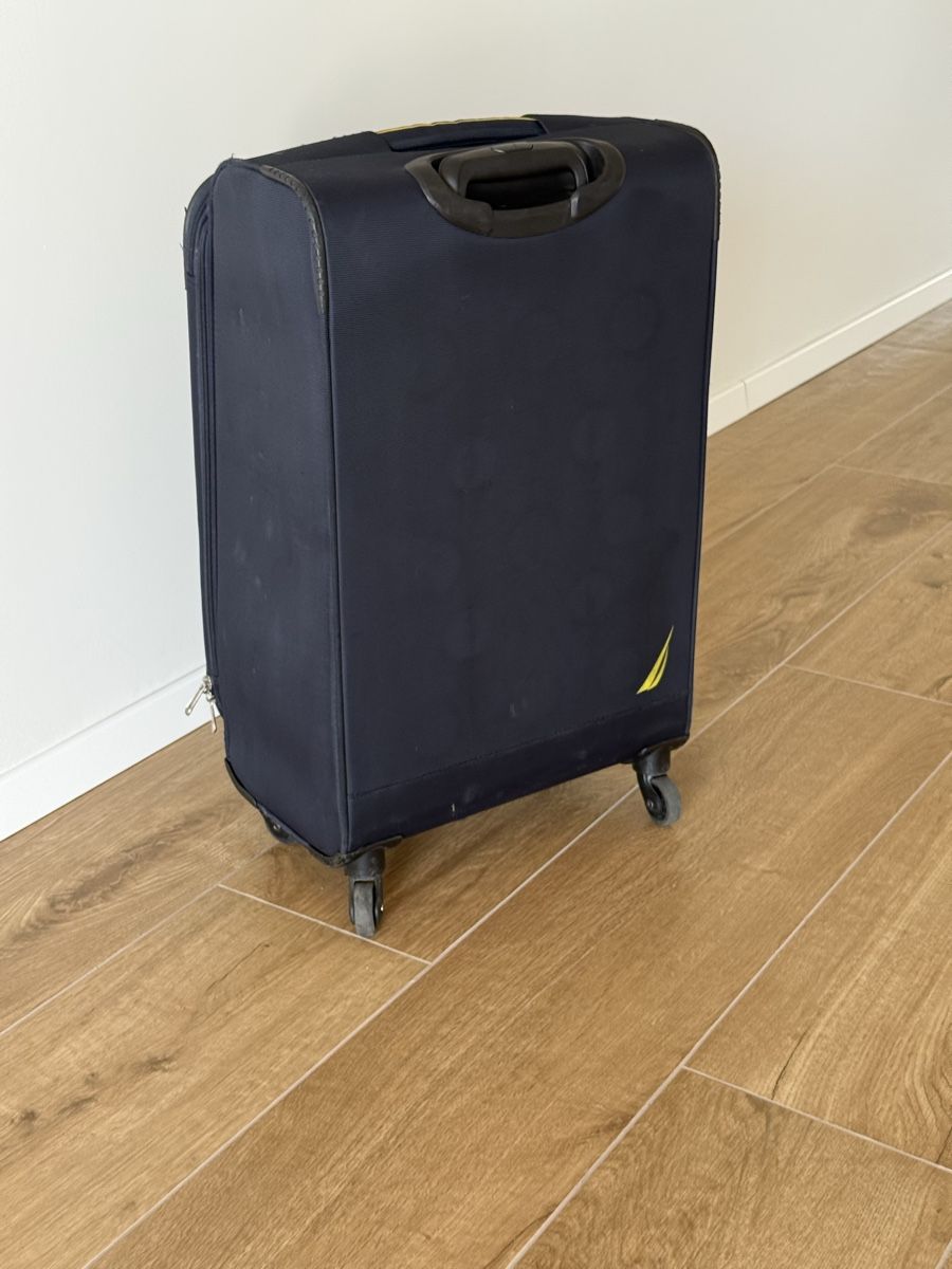 Valigie: Nautica Rolling Suitcase, Medium  – Nuovo (secondo la descrizione) da Zürich venduto da Franciscoperez 2