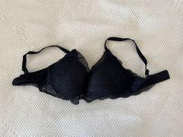Schwarze BH von Triumph