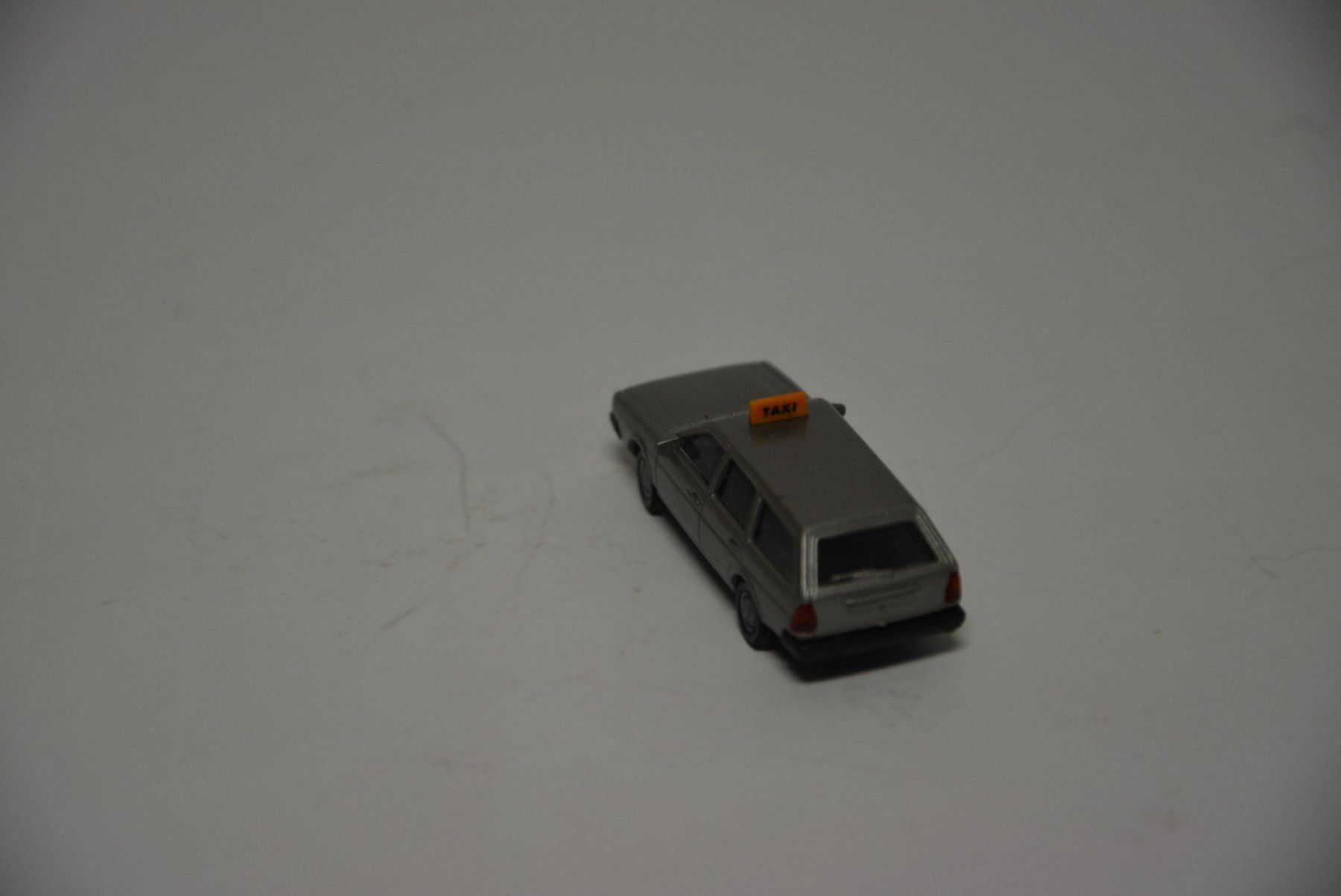 Volkswagen Modellini d'auto: VW Passat Variant Taxi , I.M.U. , 1:87 – Nuovo e nell'imballaggio originale da Goldach venduto da Feivel9 6