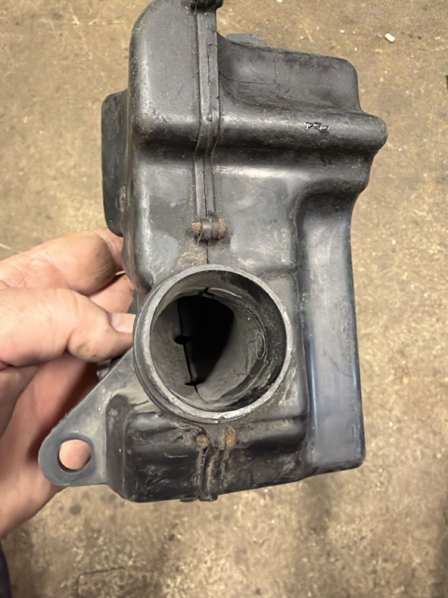 Kawasaki Altro: Kawasaki Luftfilter Kasten  – Usato da huttwil venduto da Pakora 2