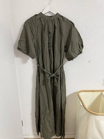 OLIVGRÜNES LEINEN-MISCHGEWEBE-KLEID