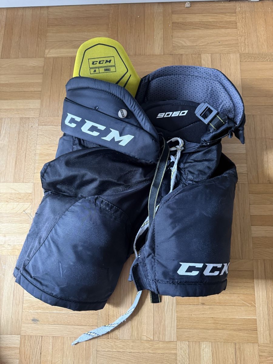 Ccm Pantaloni: CCM Eishockey Hosen 9080 Grösse S – Usato da Au (ZH) venduto da Arbeitsameise