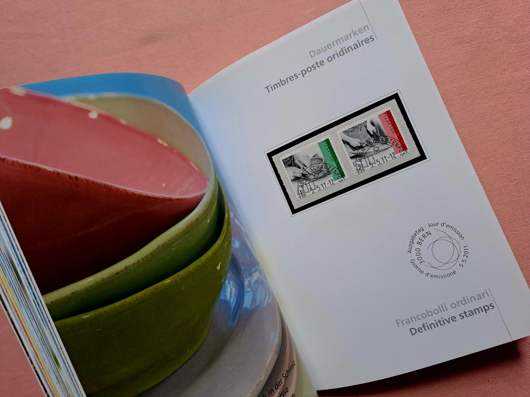 Tutti i francobolli: Original Jahrbuch Briefmarken CH Post 2011 Halbmondstempel – Usato da Ostermundigen venduto da pedru8 6