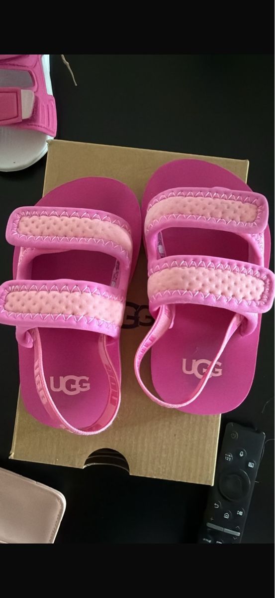 Ugg Scarpe per ragazze: Ugg mädchen sandalen – Nuovo (secondo la descrizione) da Biglen venduto da goz_h8dv