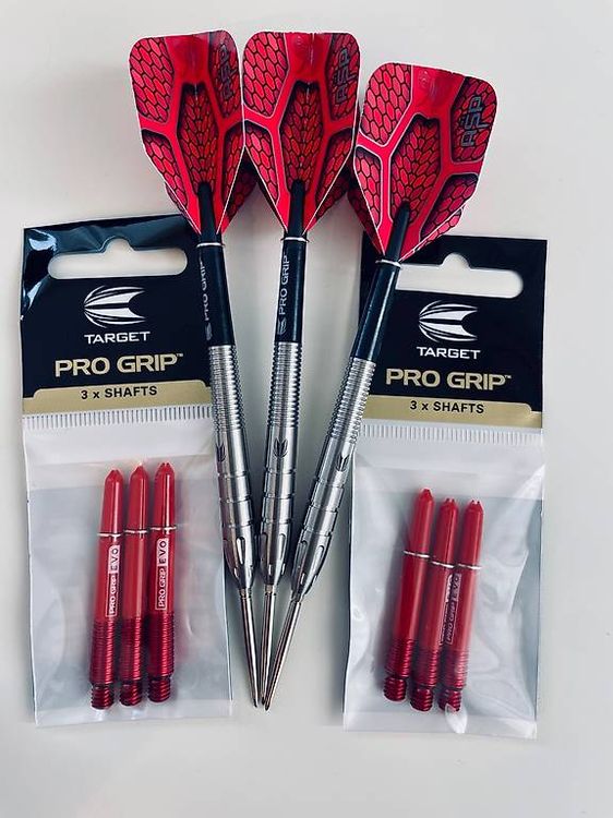 Target Darts Nathan Aspinall Generation 1 Steel Tip Darts, 90% wolfraam dartpijl, 26G | G1 Player Edition Darts met vaste punten, Pro Grip Shafts, No.6 Dart Flights