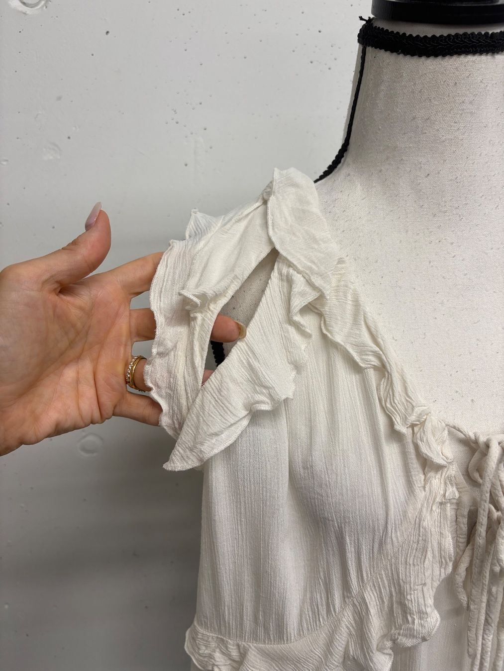 Iro Camicette: IRO romantische Bluse Top Gr. 40 creme Rüschen Boho – Usato da Regensdorf venduto da secondchancefashion 3