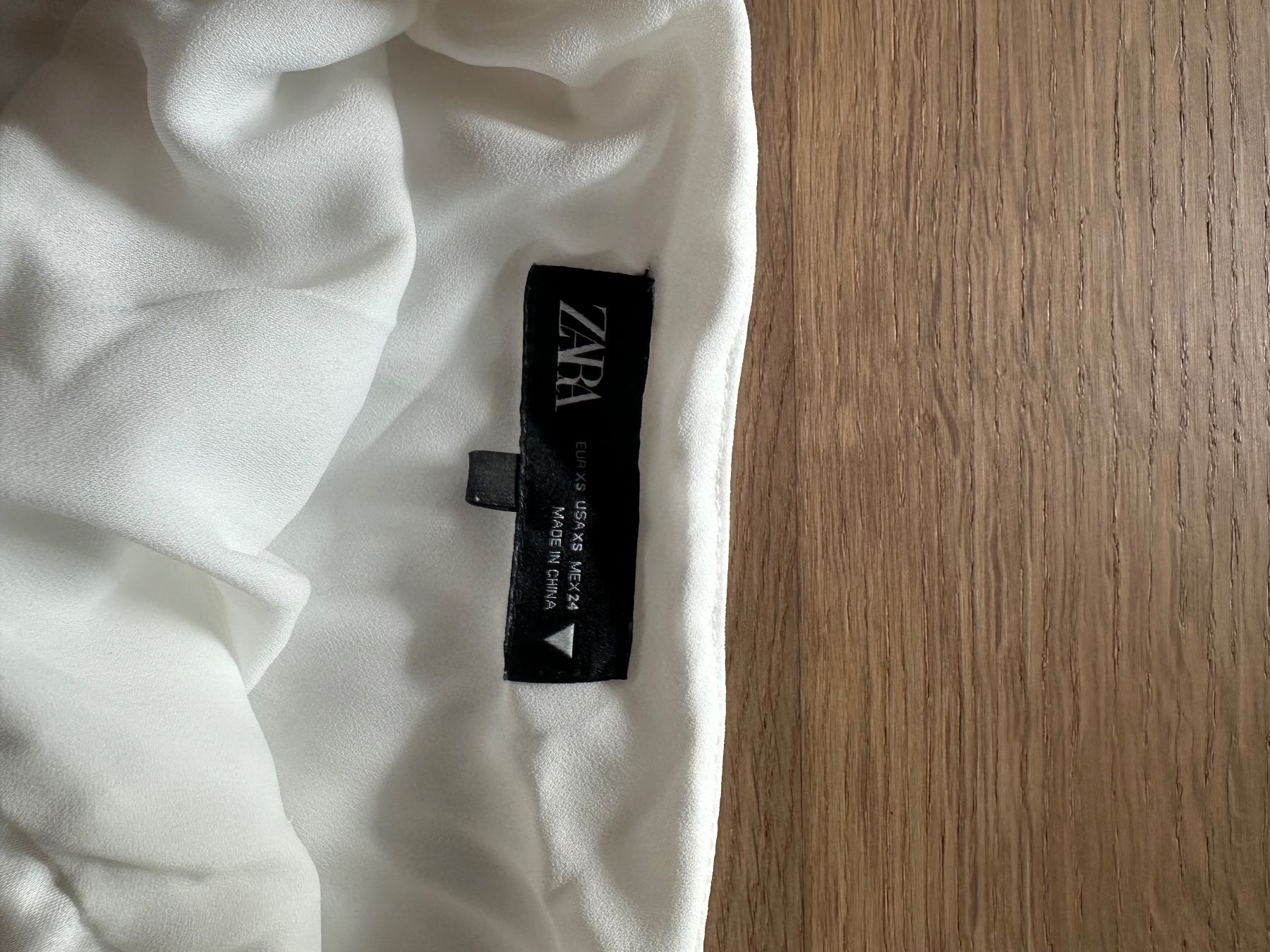 Zara Vestiti: Zara Kleid mit Neckholder, Grösse XS – Nuovo (secondo la descrizione) da Kloten venduto da niinaa.5 1