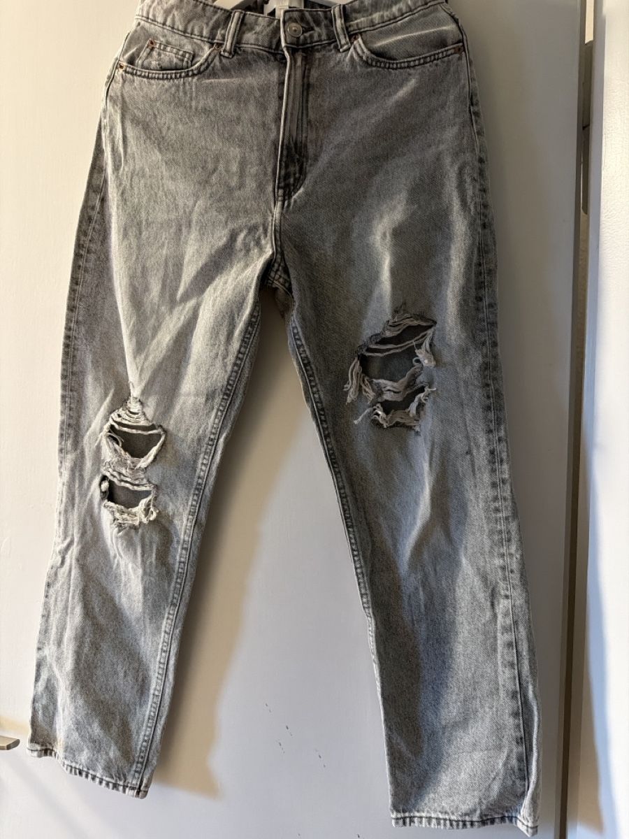H&M Jeans: Jeans Damen grau – Usato da zürich venduto da resagrev