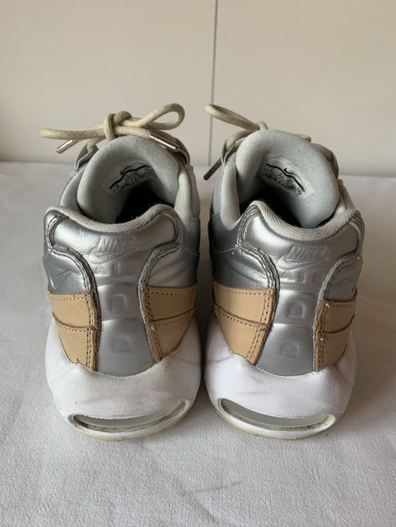 Nike Chaussures femmes: Nike Air Max 95 Gr. 39 / US 8 beige/silber – Neuf (Voir description) à Murten par schneebutz11 2