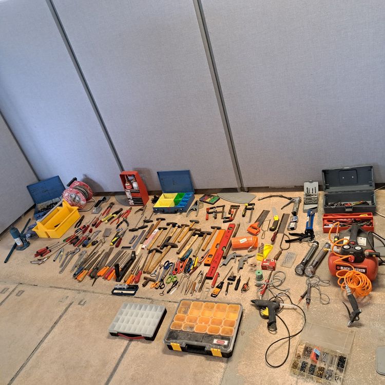 Lot mit Werkzeug Kompressor Handwerkzeug XL Posten (Gebraucht) in Belp ...