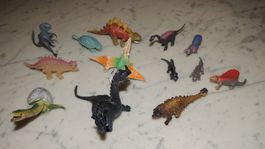 SCHÖNE UMFANGREICHE SAMMLUNG «DINOSAURIER» 13 STÜCK