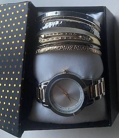 Uhren: Montre et bijoux montre – Gebraucht aus Le Grand-Saconnex von aru_jl2c