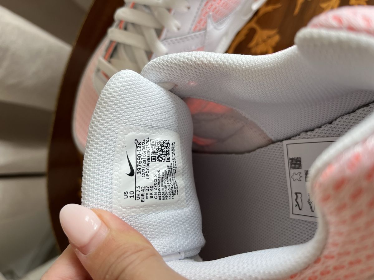 Nike Chaussures femmes: Nike Air Max Commande,Taille 42, neuve! – Neuf avec emballage d'origine à Ballens par Annushka26 4