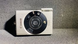 Kompakte Canon IXUS Zoom Kamera