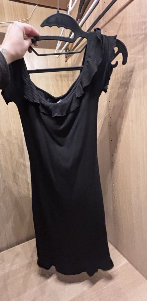Vestiti: Robe – Usato da Saxon venduto da Mel_b224 1