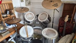 Schlagzeug Pearl Export Series mit Sabian Becken inkl.Stuhl