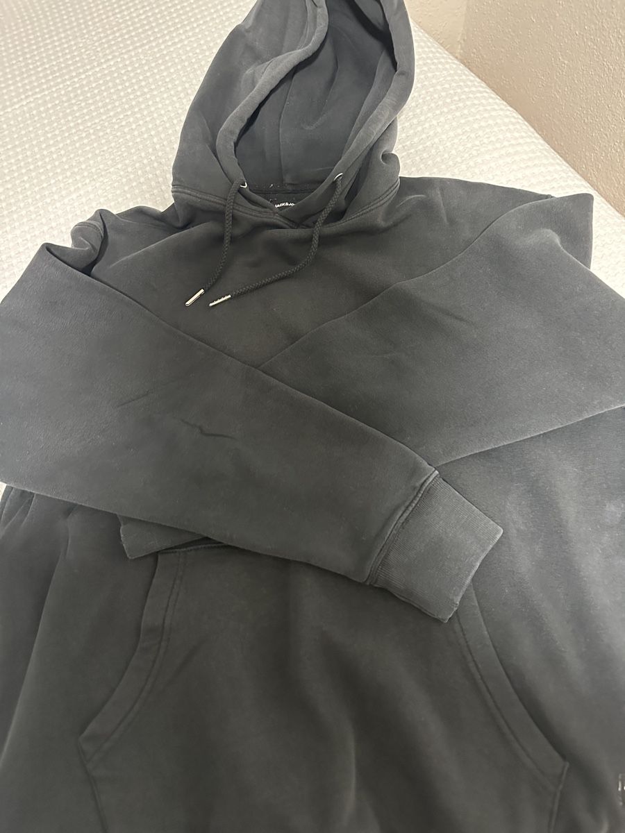 Jack & Jones Pulls & Sweat-shirts: Kapuzenpullover Jack&Jones schwarz  Grösse M – D'occasion à Oberurnen par nes_8xqt 2