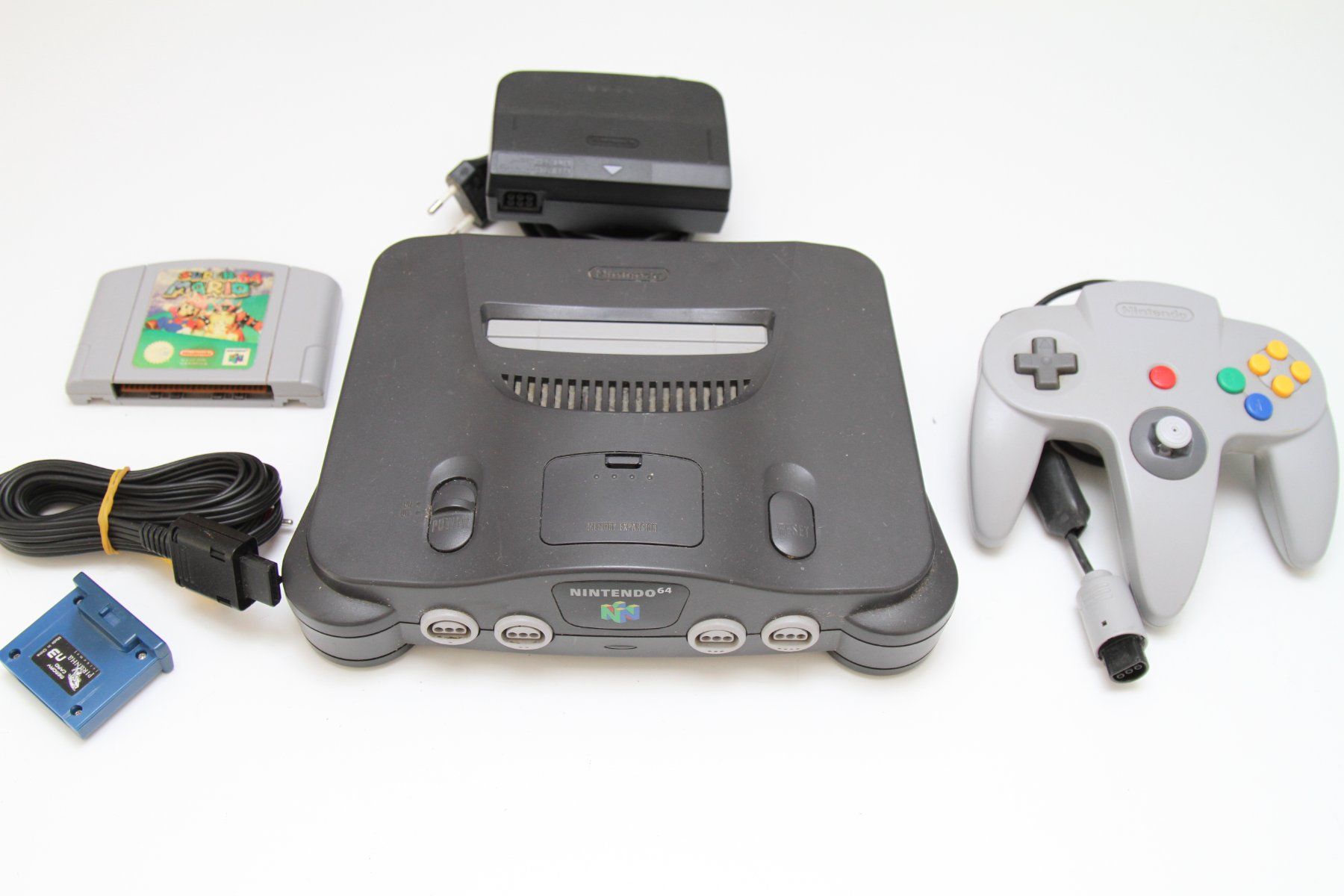 Nintendo Konsolen: N64 Konsole mit Super Mario 64 – Gebraucht aus Basel von camelot99