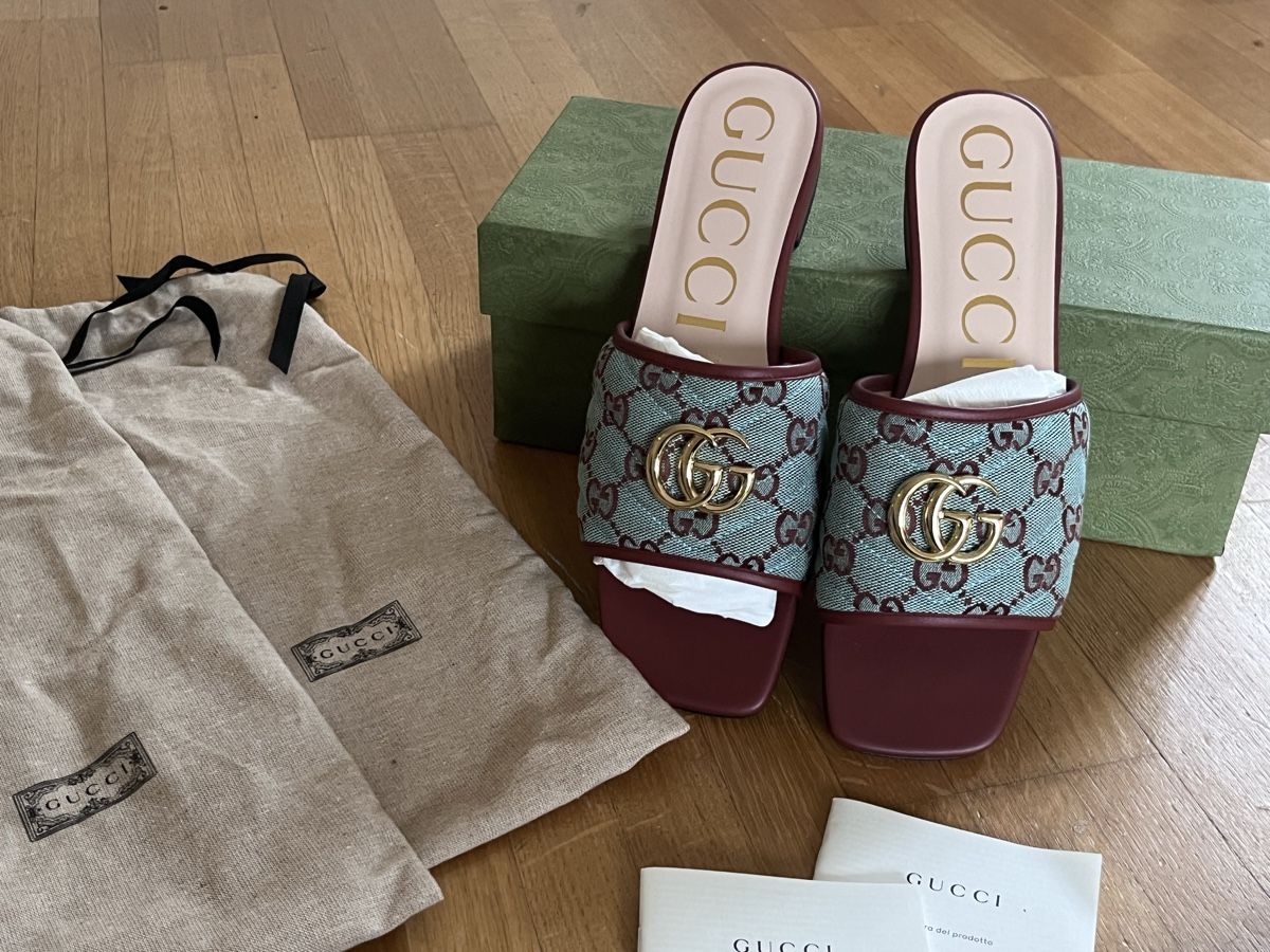 Gucci Scarpe da donna: GUCCI  GG matelassé canvas flat sandals – Nuovo e nell'imballaggio originale da Zürich venduto da Lifestyle1 2