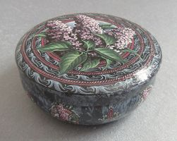 runde kleinere Blechdose - mit Flieder Motiv