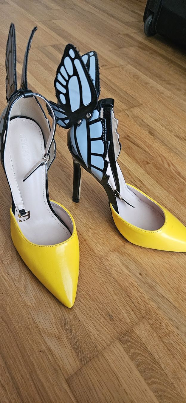 Damenschuhe: Highheels mit Schmetterling – Neu (gemäss Beschreibung) aus Münchwilen TG von vit_l88t