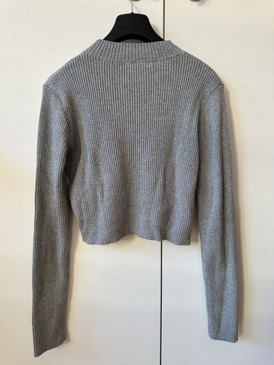 Brandy Melville Pullover & Sweatshirts: Crop Pulli Brandy Melville – Gebraucht aus Wallisellen von Winterswardrobe01 2