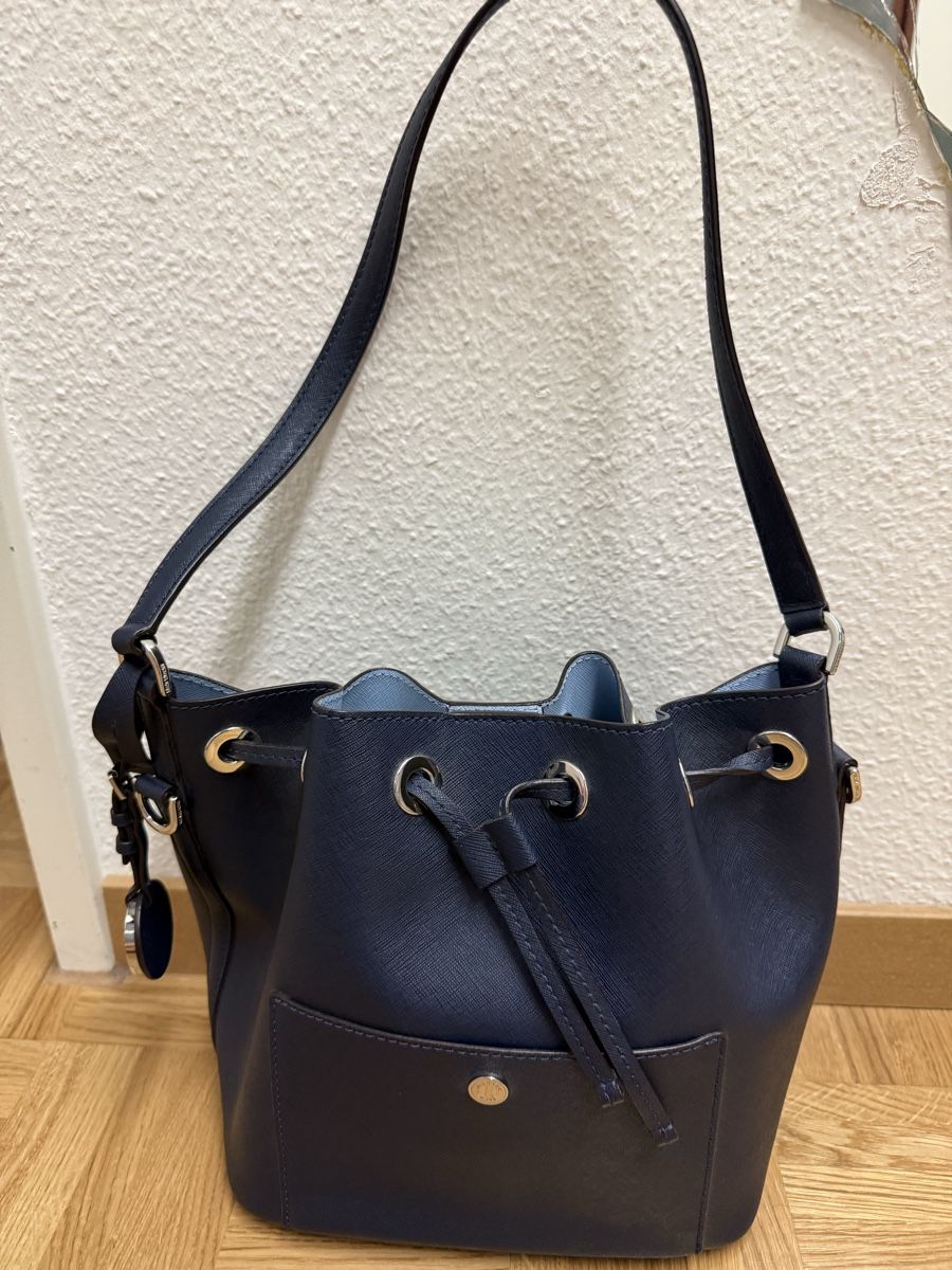 Michael Kors Sacs femmes: Michael Kors dunkelblau Beuteltasche Neu – Neuf (Voir description) à Watt par Steffi84