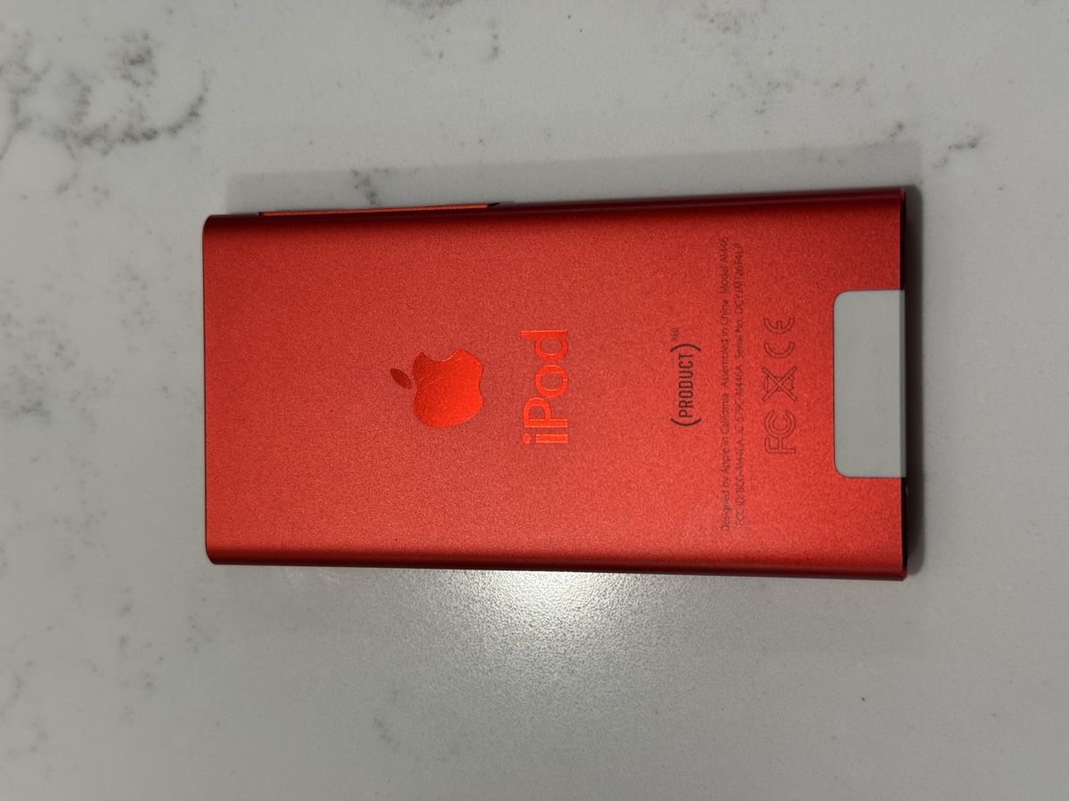 Apple Tragbarer Mediaplayer: iPod nano 7. Generation RED Soezialedition 16 GB – Gebraucht aus Zürich von RicardoExplorer 4