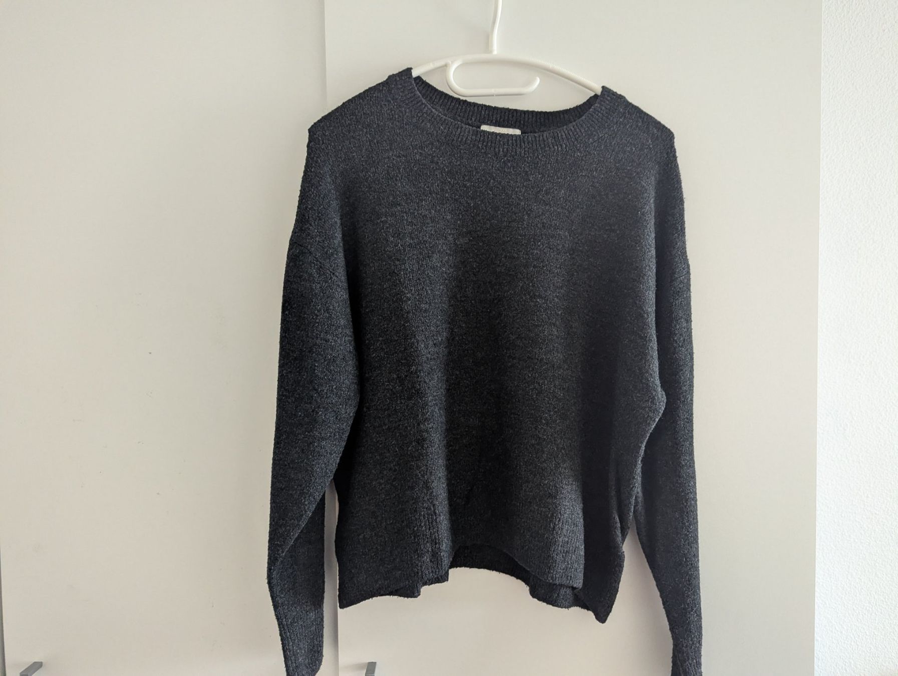 H&M Pullover & Sweatshirts: H&M | dunkelgrauer Strickpullover | Grösse S – Gebraucht aus Wolfhausen von janine621