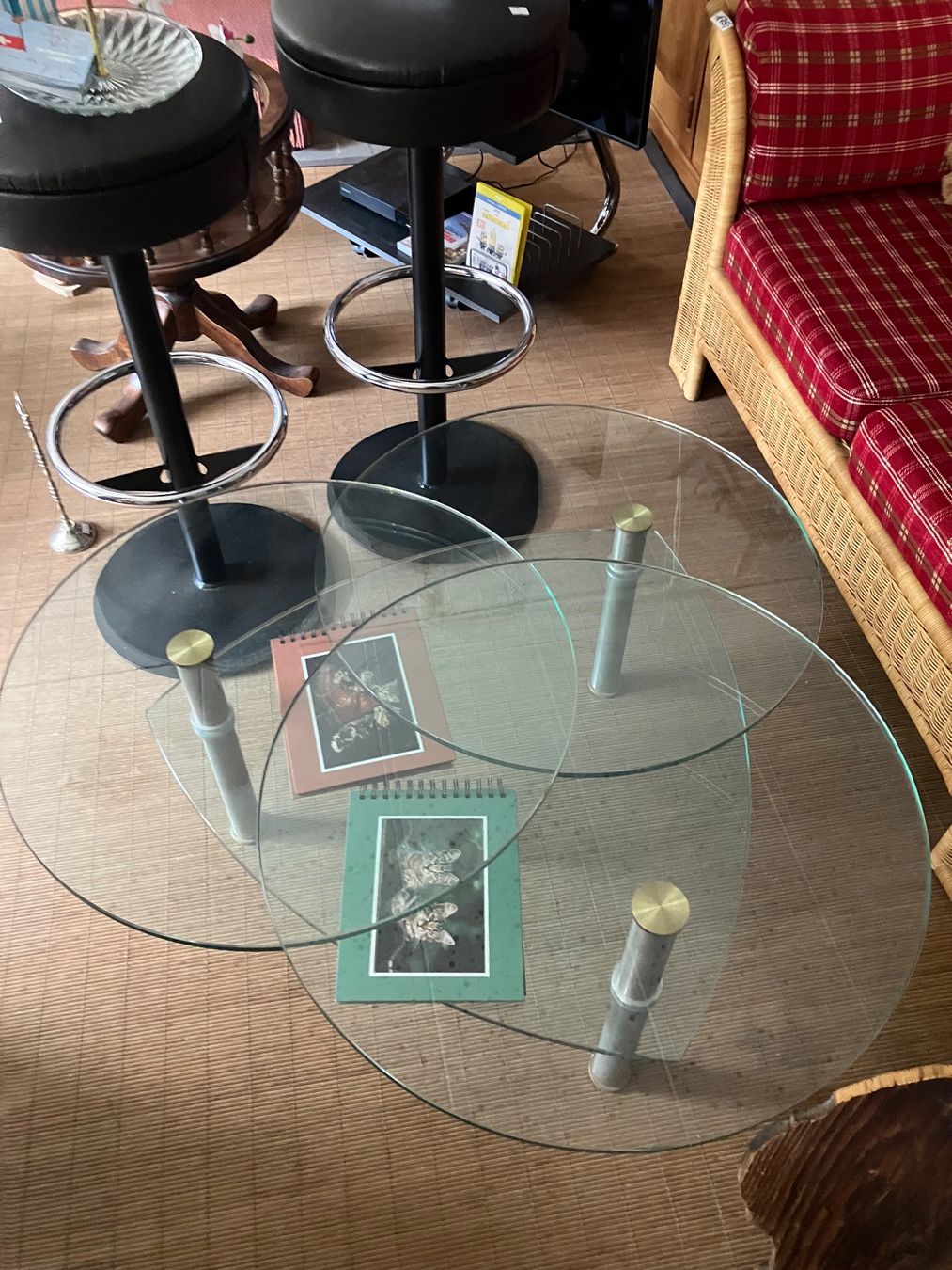 Tische: Salontisch Glas ab 1 CHF – Gebraucht aus Erlenbach im Simmental! von Simmentaler-Perlen 1