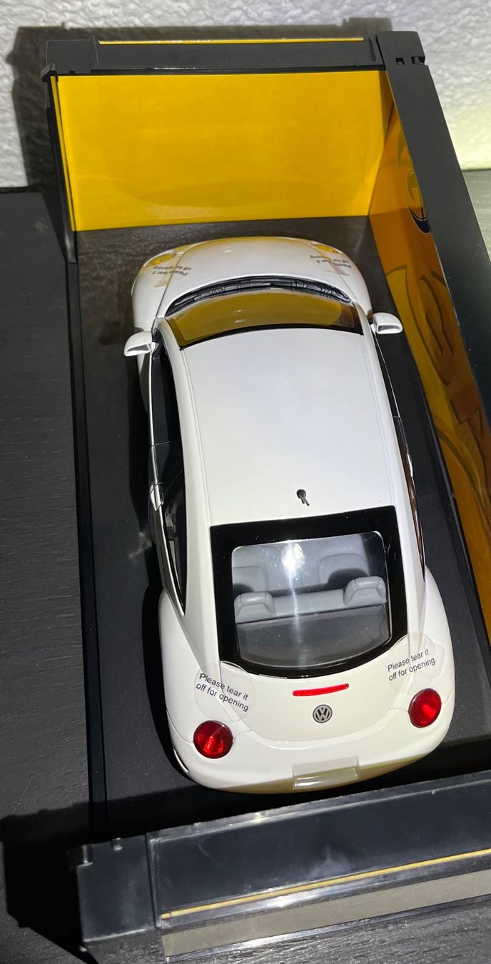 Volkswagen Modellini d'auto: VW New Beetle Coupé '98 1:18 – Usato da St-Cergue venduto da ncu_t267 2