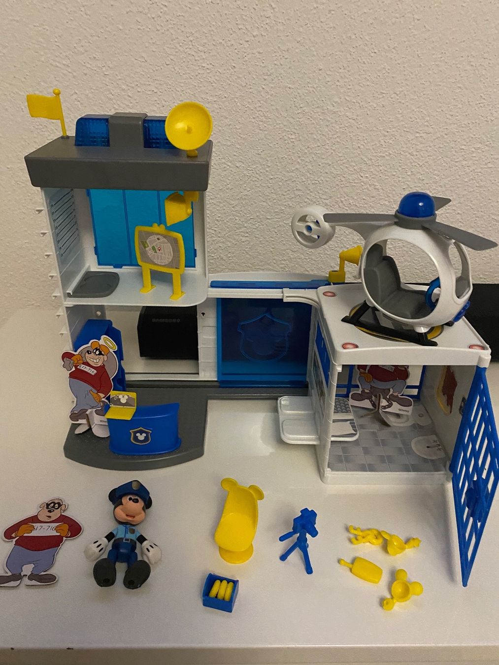 Disney Giocattoli: Mickey Mouse Polizeistation set – Usato da Zürich venduto da Nutla 3