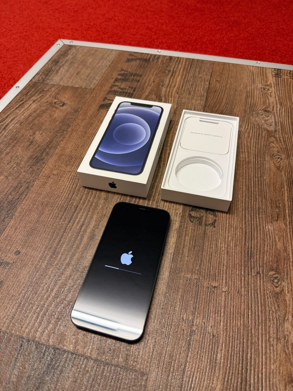 Apple Telefoni cellulari / Smartphones: Apple iPhone 12, Black, 128GB – Usato da Otelfingen venduto da SlediiCH