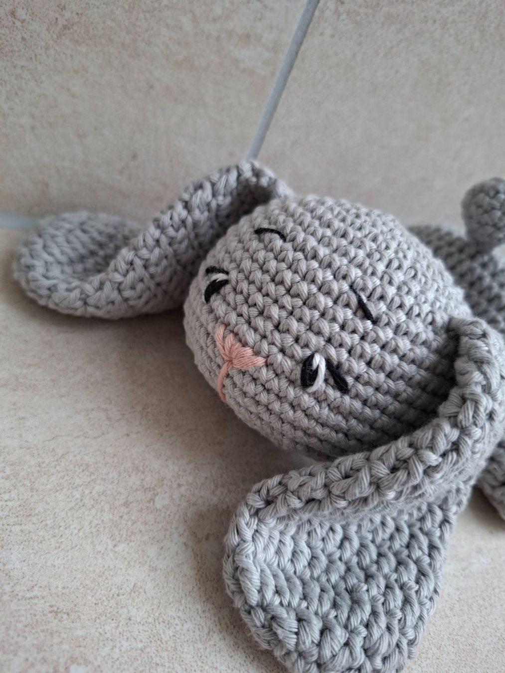 Jouets: Selbst gehäkelter Schnuffelhase – Neuf (Voir description) à Waltenschwil par PlantAddict 2