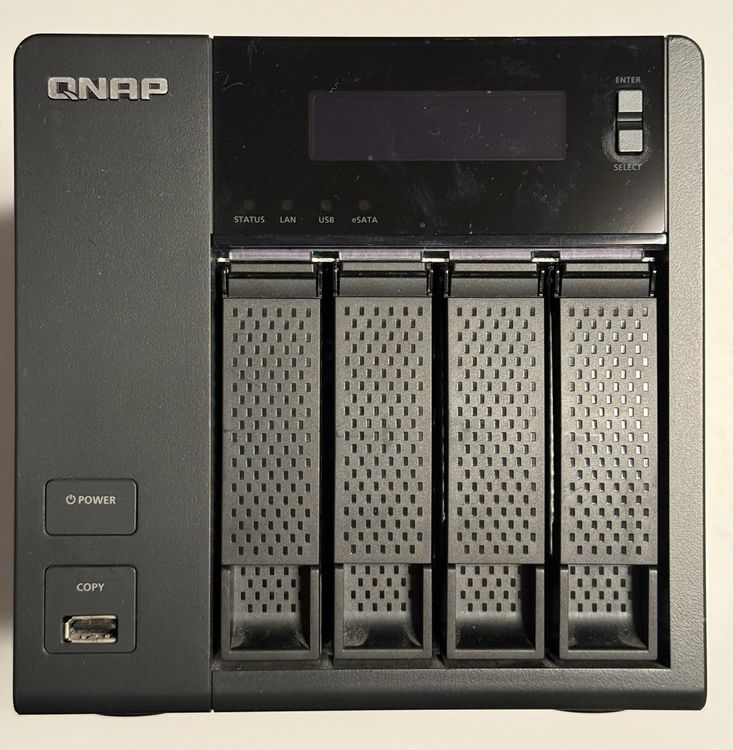 QNAP TS-421 NAS mit 4x 4TB HDD - Top Zustand! (Gebraucht) in St ...