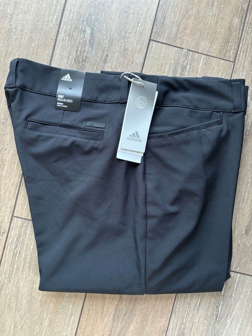 Adidas Pantaloni: 44_adidas golf_NEU_LP 90 sfr – Nuovo e nell'imballaggio originale da Versegeres venduto da kista 9