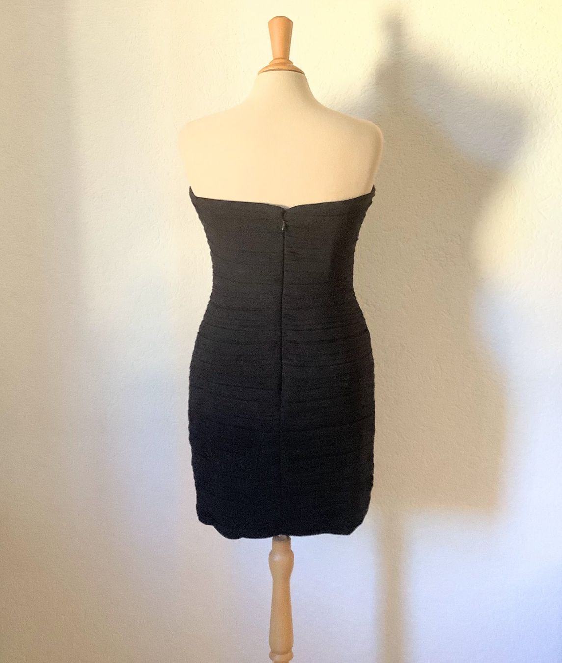 Vestiti: BCBG Max Azria Black Strapless Bow dress 36 – Usato da Founex venduto da sweetcouture 5