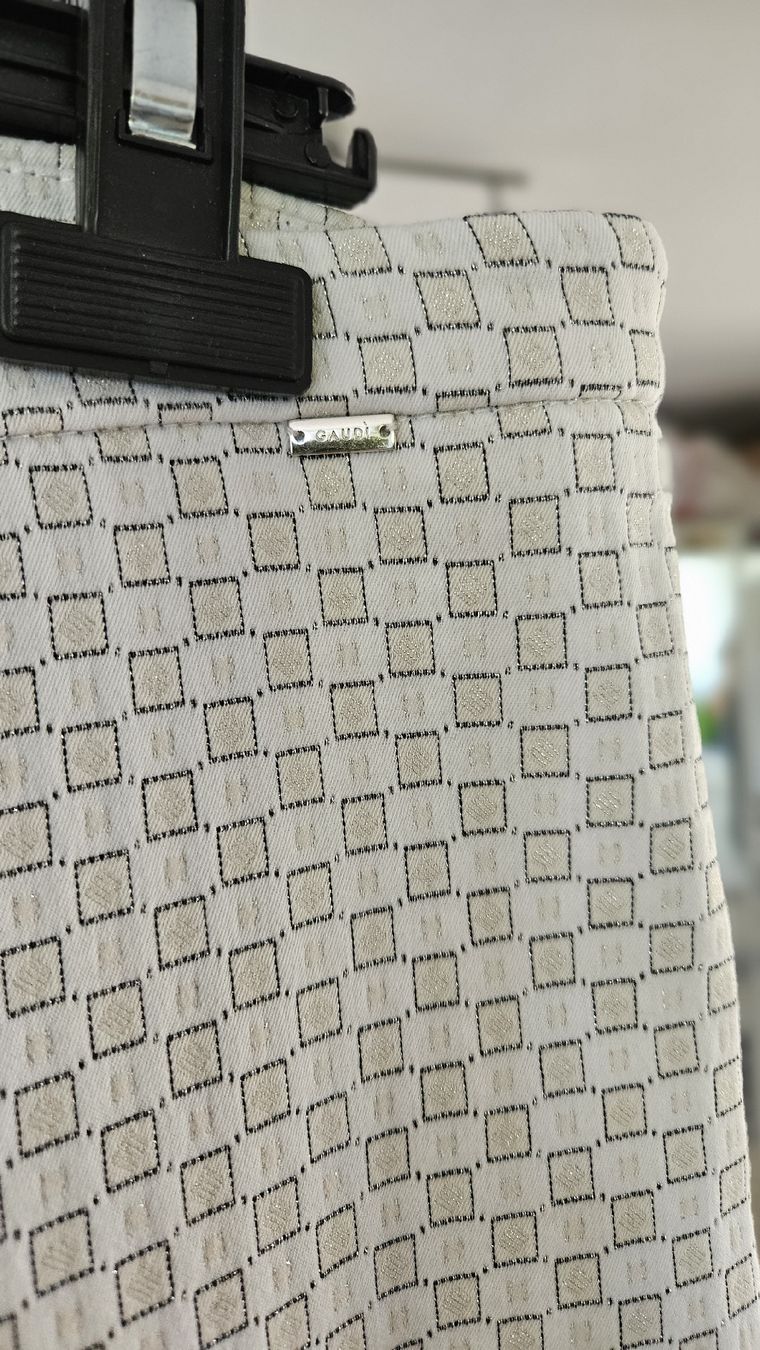 Pantaloni: pantalon Gaudi T40 (FR) – Nuovo (secondo la descrizione) da Cheyres venduto da Karine-Schweiz 1